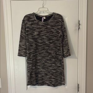 Alya Black and White Knit Top